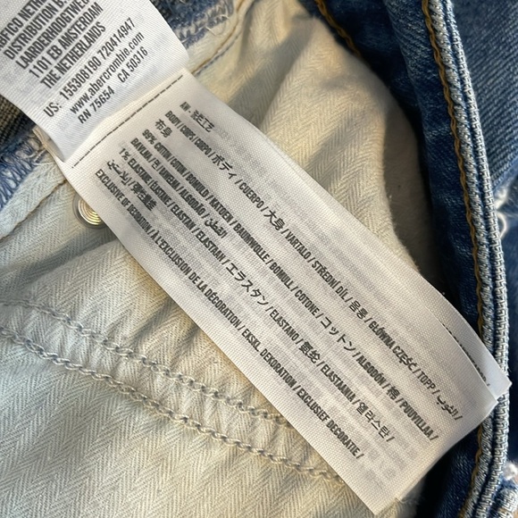 Abercrombie & Fitch Curve Love High Rise Mom Jean Blue Medium Wash Distressed 28 - Picture 8 of 11
